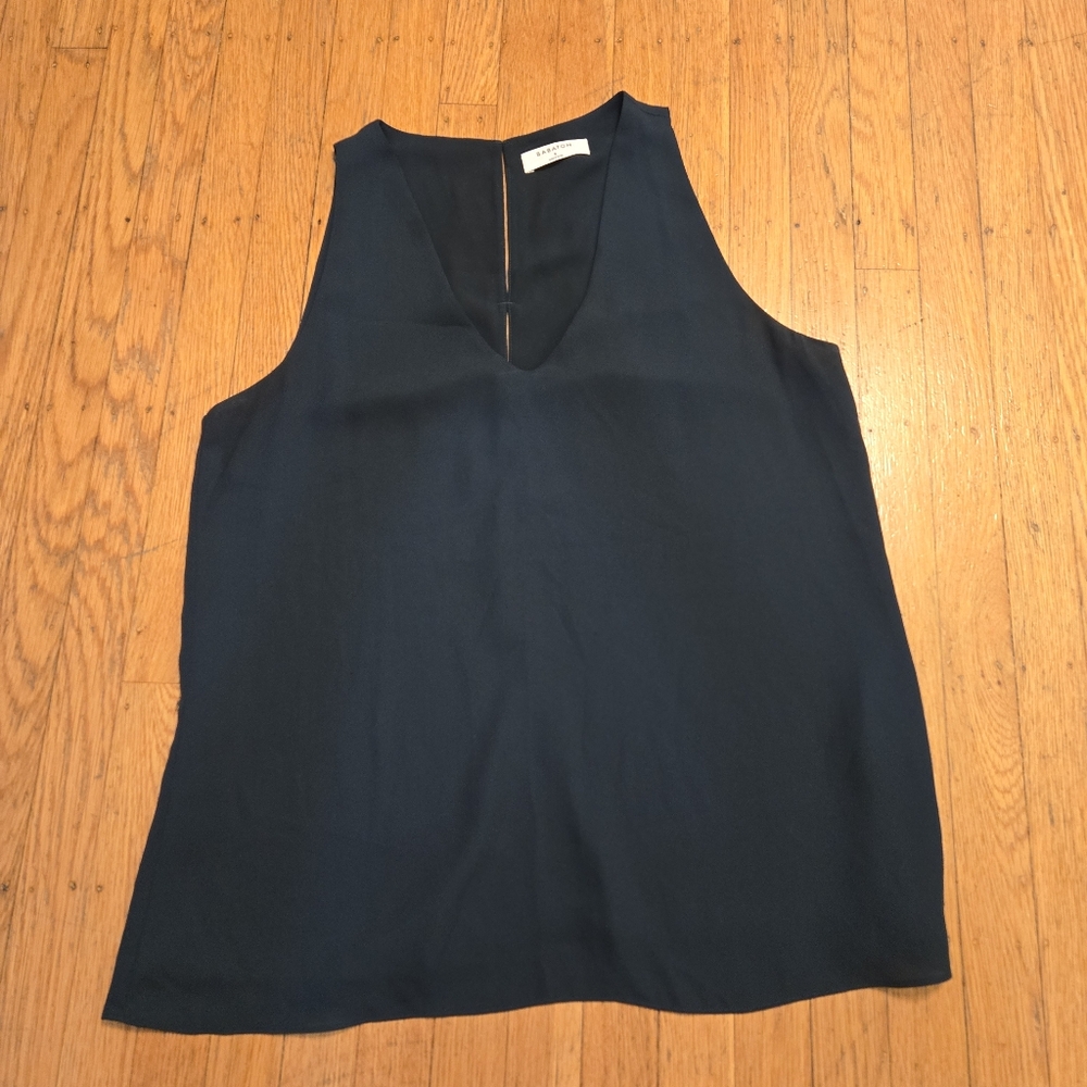 🆕️🍉Babaton V-Neck Blouse